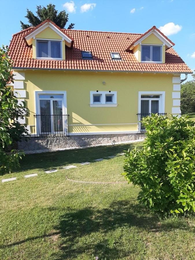 Kondics Apartmanhaz * Sarvar