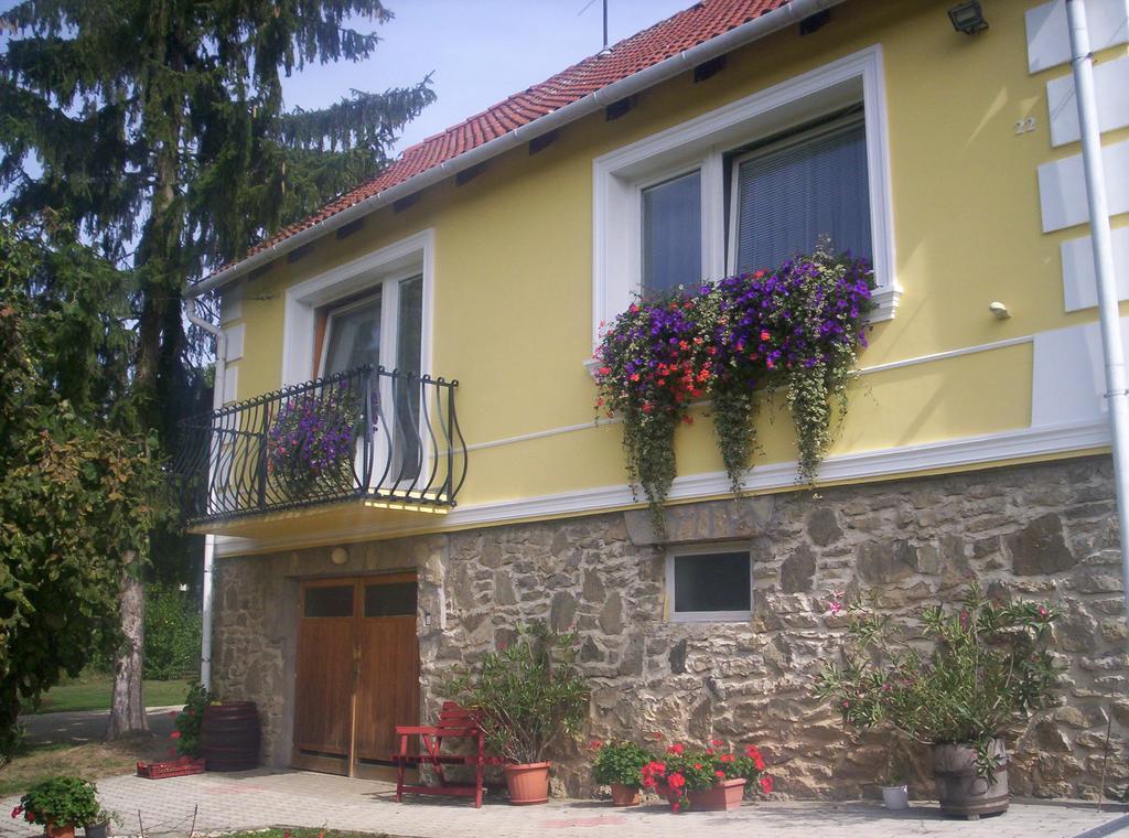 Kondics Apartmanhaz Apartment *